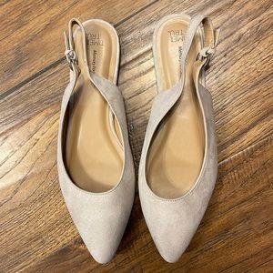 TIME AND TRUE Tan Flats NWOT Never Worn Size 11 Memory Foam